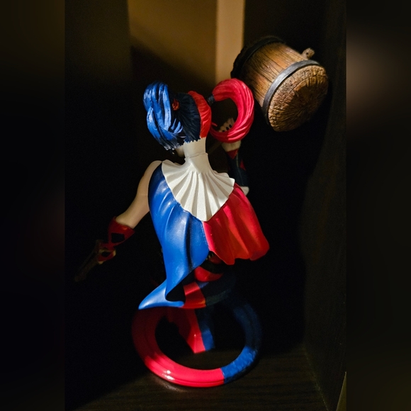 DC Super Villains Harley Quinn Jim Lee Blue, Red and white Bust - Picture 8 of 10